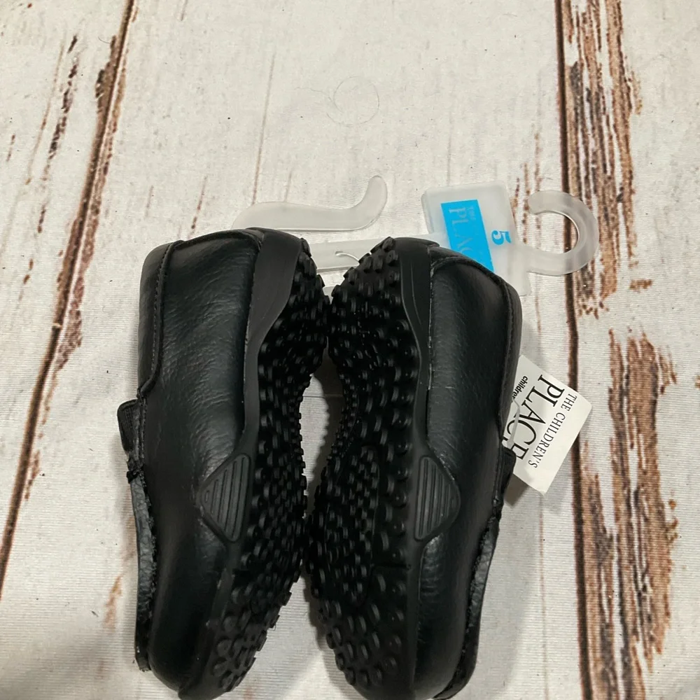 NWT CHILDRENS PLACE BOYS BLACK SLIP ON LOAFERS‎